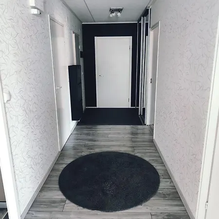 Viihtyisae Kahden Makuuhuoneen Huoneisto Maentaessae アパート *